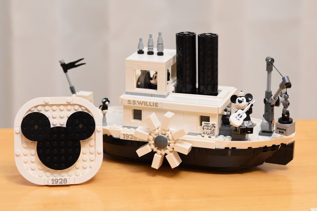 蒸気船ウィリー(LEGO 21317)
